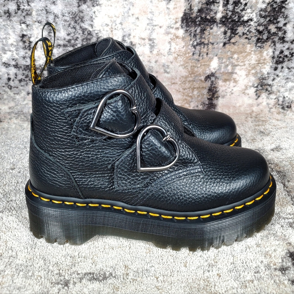 Dr. Martens Women's Devon Heart Leather Platform Boots Black Size 6